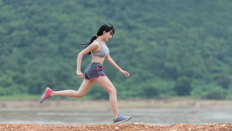 How to Choose the Right Running Tops for Your Running Gait