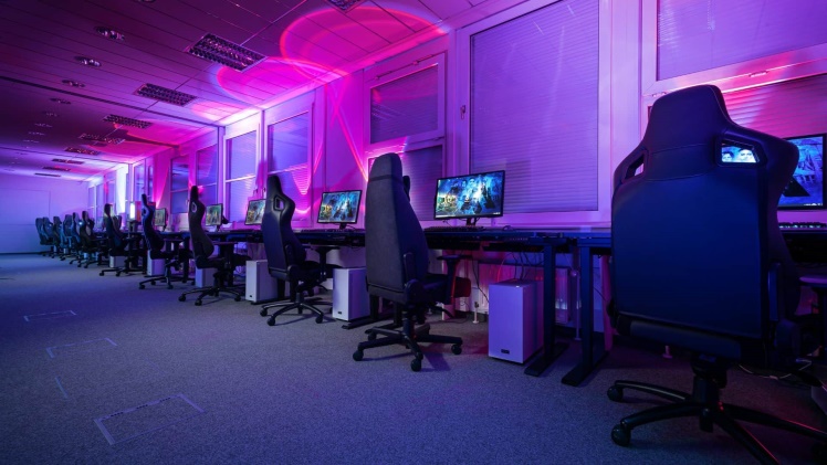 The Role of Sound Effects in Game Immersion: Enhancing Gameplay