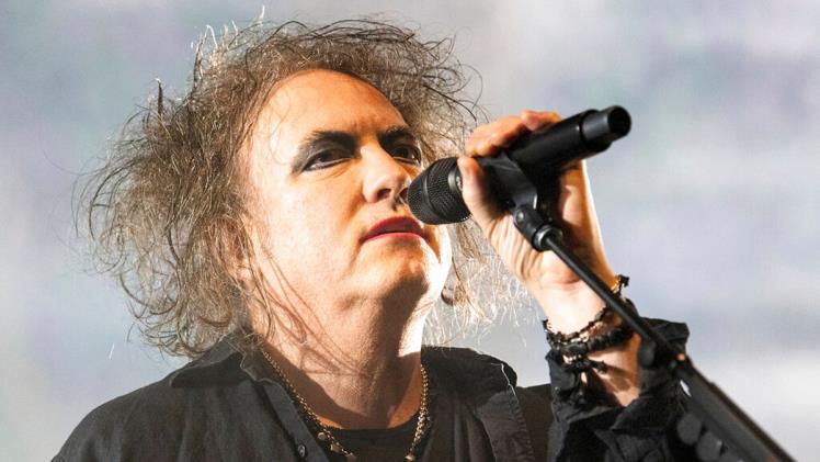Robert Smith Net Worth, Age, Height & More Details
